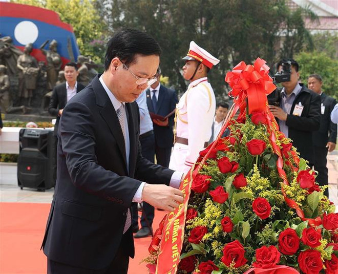 Presidente vietnamita dialoga con exdirigentes laosianos ảnh 3 Presidente vietnamita dialoga con exdirigentes laosianos ảnh 3