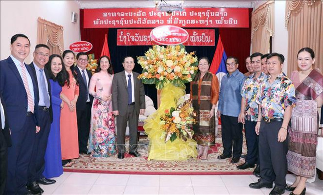 Ciudad Ho Chi Minh felicita a Laos por fiesta tradicional de Bunpimay ảnh 1 Ciudad Ho Chi Minh felicita a Laos por fiesta tradicional de Bunpimay ảnh 1