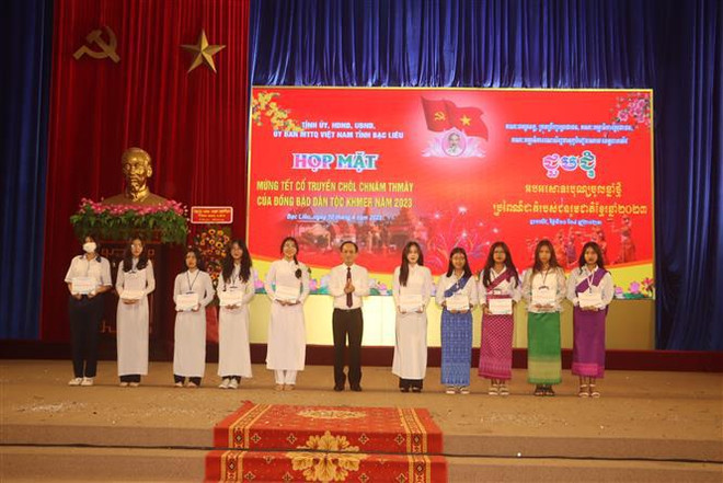 Efectúa provincia vietnamita encuentro con motivo de Año Nuevo Khmer ảnh 1
