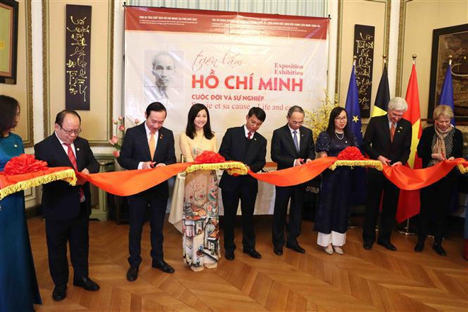 Organizan exposición de fotos sobre Presidente Ho Chi Minh en Bélgica ảnh 1 Organizan exposición de fotos sobre Presidente Ho Chi Minh en Bélgica ảnh 1