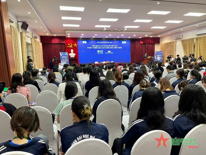 Foro analiza desarrollo del turismo cultural en Vietnam ảnh 2