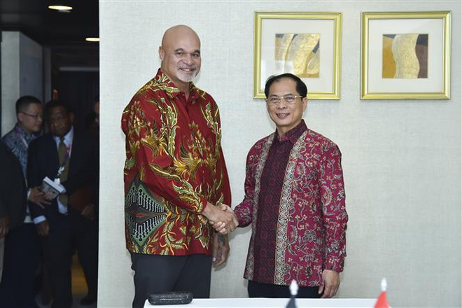 AMM-56: Canciller vietnamita se reúne con homólogos de otros países ảnh 1 AMM-56: Canciller vietnamita se reúne con homólogos de otros países ảnh 1