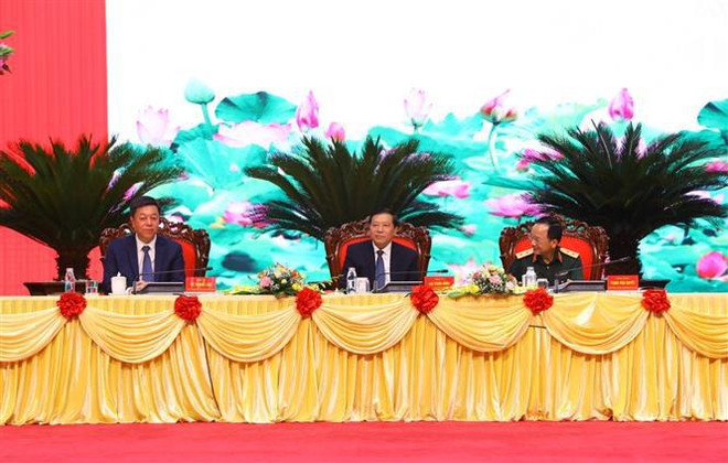 Lanzan libro del máximo dirigente partidista vietnamita sobre defensa ảnh 1 Lanzan libro del máximo dirigente partidista vietnamita sobre defensa ảnh 1