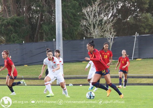 Fútbol femenino de Vietnam adquiere experiencias tras partido con España ảnh 2