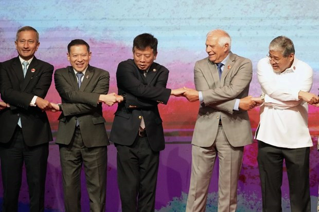 Proponen a ASEAN y UE impulsar cooperación para abordar desafíos globales ảnh 1 Proponen a ASEAN y UE impulsar cooperación para abordar desafíos globales ảnh 1