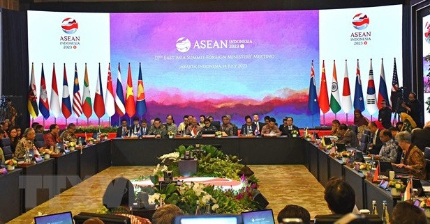 Canciller vietnamita participa en citas anexas de AMM 56 ảnh 1 Canciller vietnamita participa en citas anexas de AMM 56 ảnh 1