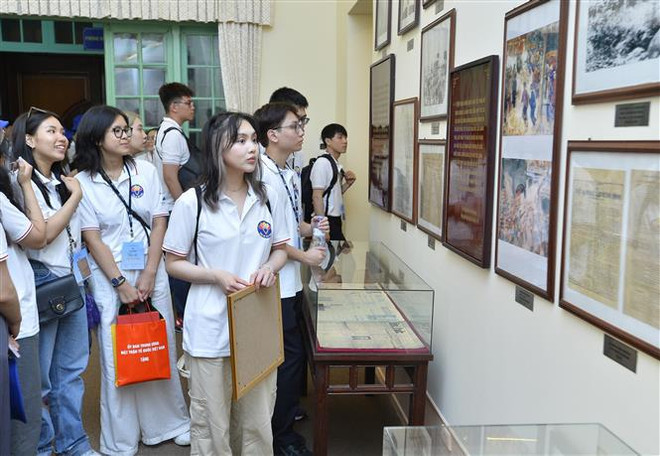 Fortalecen conexión entre jóvenes vietnamitas dentro y fuera del país ảnh 2 Fortalecen conexión entre jóvenes vietnamitas dentro y fuera del país ảnh 2