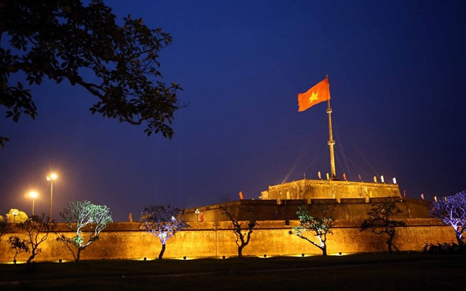 Iluminan Torre de Bandera en patrimonio cultural vietnamita ảnh 1 Iluminan Torre de Bandera en patrimonio cultural vietnamita ảnh 1