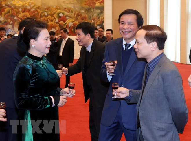 Oficina del Parlamento de Vietnam celebra el Año Nuevo Lunar ảnh 1 Oficina del Parlamento de Vietnam celebra el Año Nuevo Lunar ảnh 1