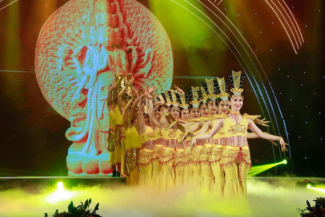 Efectúan en Hanoi programa artístico en ocasión de ceremonia budista Vu Lan ảnh 1 Efectúan en Hanoi programa artístico en ocasión de ceremonia budista Vu Lan ảnh 1