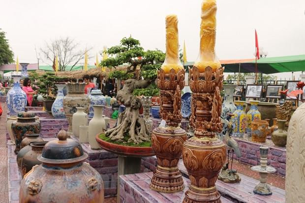 Busca aldea cerámica de Bat Trang incrementar el valor de sus productos turísticos ảnh 1