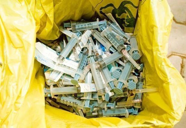 Orientan planes de reducción de residuos plásticos en actividades médicas en Vietnam ảnh 1