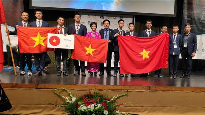 Vietnam gana una medalla de oro en Olimpíada Internacional de Astronomía y Astrofísica ảnh 1