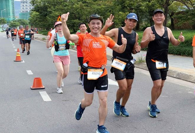 Nueve mil corredores participan en Maratón Internacional Da Nang 2019 ảnh 1 Nueve mil corredores participan en Maratón Internacional Da Nang 2019 ảnh 1