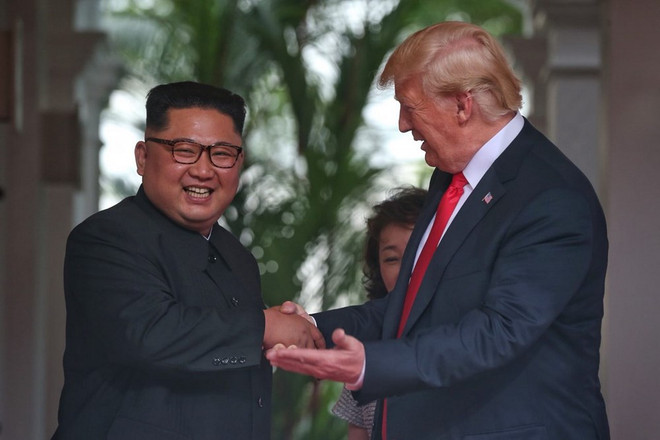 Gestos íntimos entre Donald Trump y Kim Jong-un ảnh 2 Gestos íntimos entre Donald Trump y Kim Jong-un ảnh 2