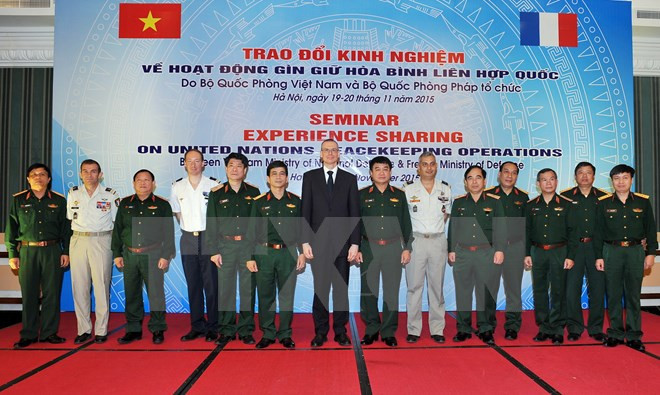Vietnam y Francia intercambian experiencias en operaciones de paz de ONU ảnh 1 Vietnam y Francia intercambian experiencias en operaciones de paz de ONU ảnh 1