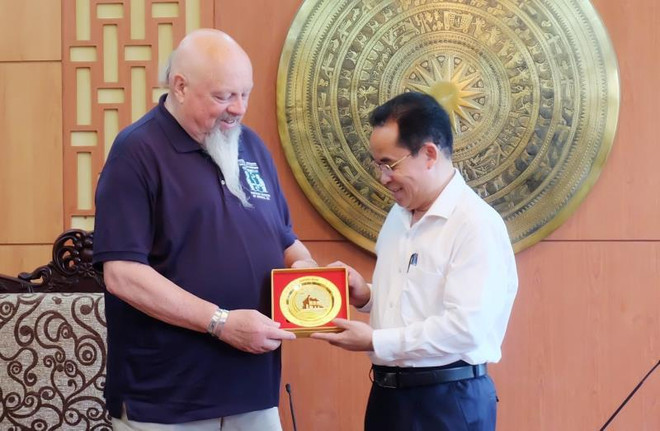 Provincia de Vietnam coopera con EE.UU. en superación de secuelas de guerra ảnh 2 Provincia de Vietnam coopera con EE.UU. en superación de secuelas de guerra ảnh 2