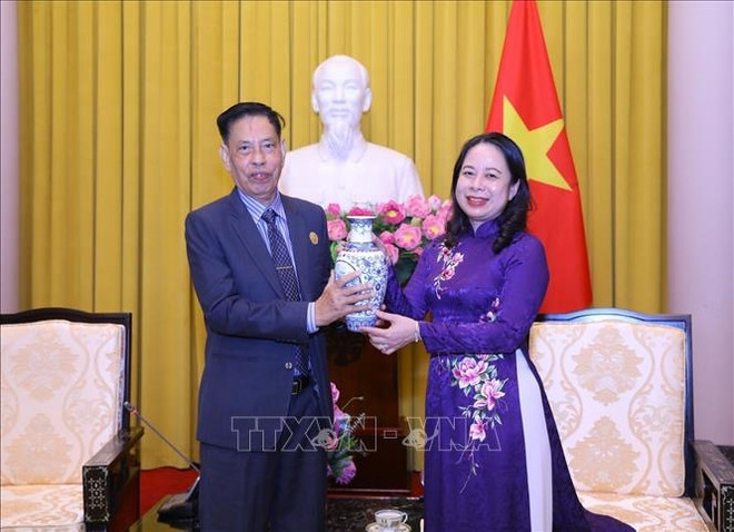 Vicepresidenta vietnamita recibe a delegación camboyana ảnh 1 Vicepresidenta vietnamita recibe a delegación camboyana ảnh 1