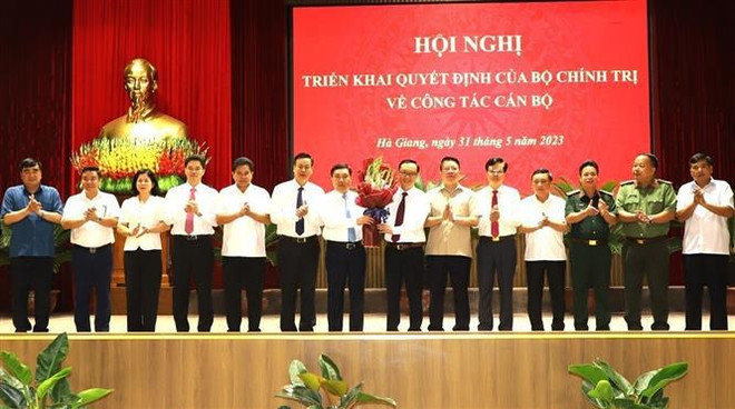 Nguyen Manh Dung designado secretario interino del Comité partidista provincial de Ha Giang ảnh 1 Nguyen Manh Dung designado secretario interino del Comité partidista provincial de Ha Giang ảnh 1