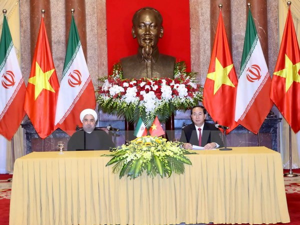 Concluye presidente de Irán visita estatal a Vietnam ảnh 1 Concluye presidente de Irán visita estatal a Vietnam ảnh 1
