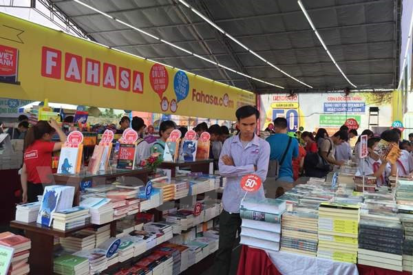 Inauguran Festival de Libros de Hanoi 2016 ảnh 1 Inauguran Festival de Libros de Hanoi 2016 ảnh 1
