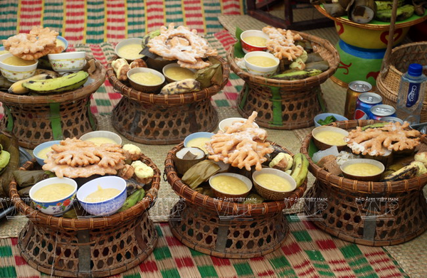 Pastel de jengibre, ofrenda indispensable de los Cham a los antepasados ảnh 3 Pastel de jengibre, ofrenda indispensable de los Cham a los antepasados ảnh 3