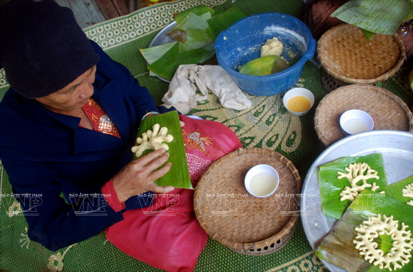 Pastel de jengibre, ofrenda indispensable de los Cham a los antepasados ảnh 2 Pastel de jengibre, ofrenda indispensable de los Cham a los antepasados ảnh 2