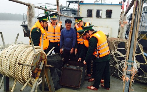 Arrestan a buque chino que transporta petróleo de origen no identificado ảnh 1 Arrestan a buque chino que transporta petróleo de origen no identificado ảnh 1