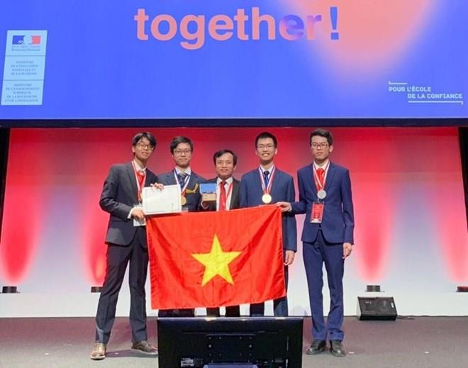Ganan estudiantes vietnamitas medallas de oro y plata en Olimpiada Internacional de Química 2019 ảnh 1