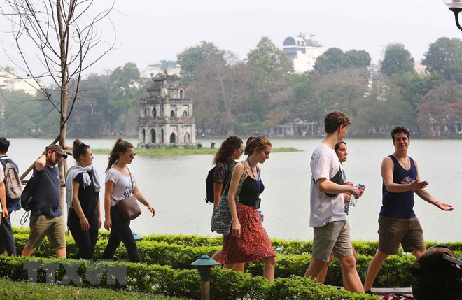 Visitan Hanoi casi 17 millones de turistas en primeros siete meses de 2019 ảnh 1