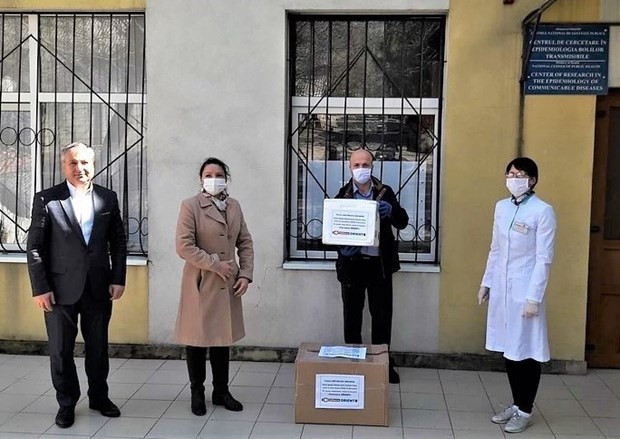 Presenta empresa vietnamita 600 kits de prueba de SARS-CoV-2 a Moldavia ảnh 1