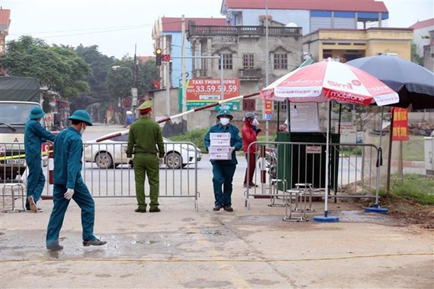 Hanoi se centra en investigar nuevo brote de COVID-19 ảnh 1
