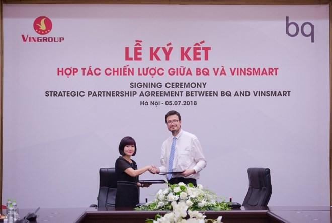 Grupo vietnamita Vingroup coopera con grupo español para producción de smartphones ảnh 1