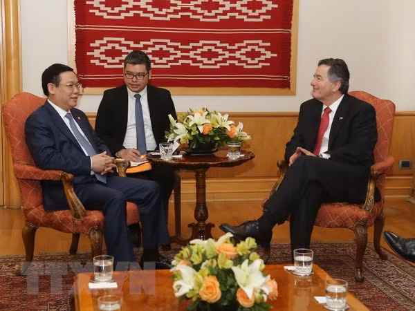 Vicepremier de Vietnam concluye con éxito visita a Chile ảnh 1