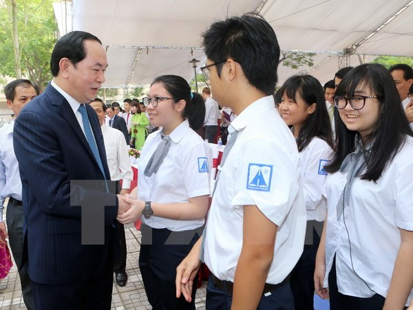Presidente de Vietnam inauguró el año lectivo en escuela Hanoi-Amsterdam ảnh 1 Presidente de Vietnam inauguró el año lectivo en escuela Hanoi-Amsterdam ảnh 1
