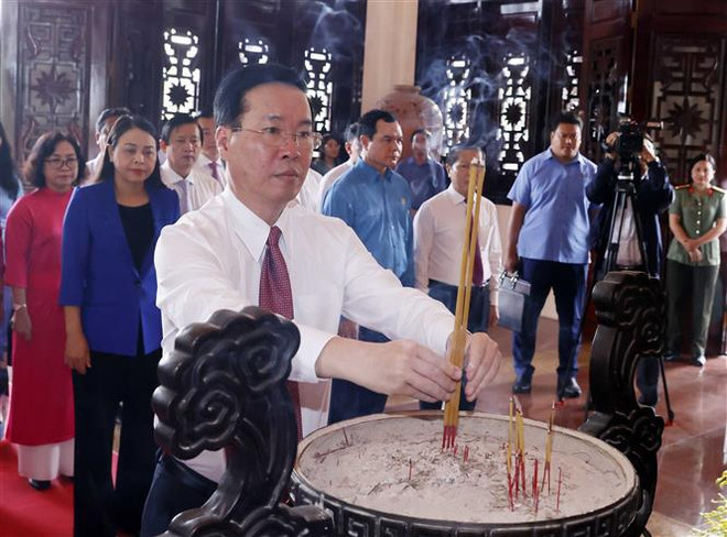 Presidente vietnamita visita provincia de Vinh Long en vísperas del Tet ảnh 3 Presidente vietnamita visita provincia de Vinh Long en vísperas del Tet ảnh 3