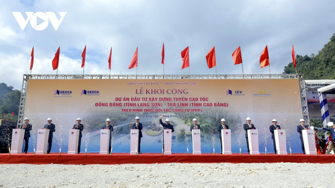 Autopista Dong Dang- Tra Linh contribuye a economía fronteriza de Cao Bang ảnh 1 Autopista Dong Dang- Tra Linh contribuye a economía fronteriza de Cao Bang ảnh 1