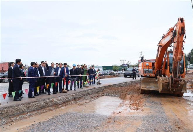 Premier vietnamita inspecciona proyectos clave en provincia de Hai Duong ảnh 1 Premier vietnamita inspecciona proyectos clave en provincia de Hai Duong ảnh 1