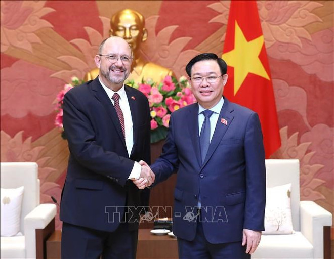 Visita de dirigente parlamentario suizo a Vietnam contribuye a fortalecer nexos bilaterales ảnh 1 Visita de dirigente parlamentario suizo a Vietnam contribuye a fortalecer nexos bilaterales ảnh 1