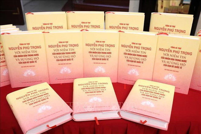 Presentan libro sobre el secretario general del Partido Comunista de Vietnam, Nguyen Phu Trong ảnh 1 Presentan libro sobre el secretario general del Partido Comunista de Vietnam, Nguyen Phu Trong ảnh 1