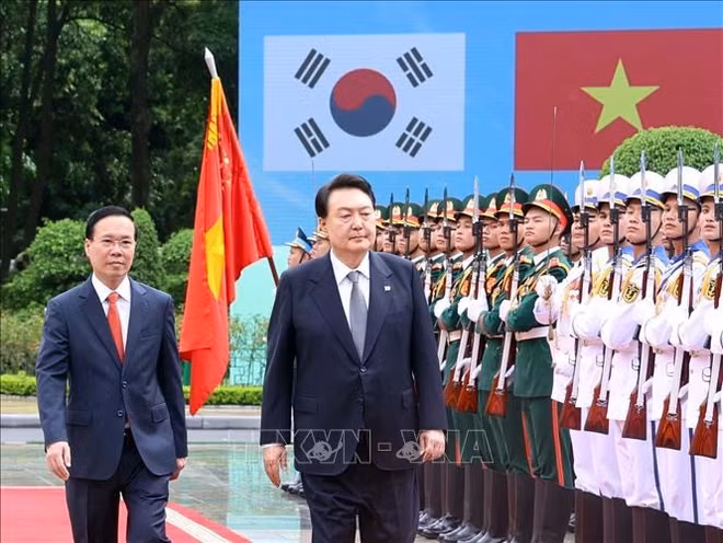 Vietnam y Corea del Sur intercambian 17 documentos de cooperación en diversos campos ảnh 3