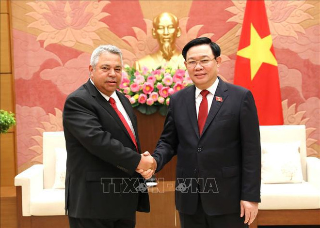 Presidente del Parlamento vietnamita recibe al secretario general de Central de los Trabajadores de Cuba ảnh 1 Presidente del Parlamento vietnamita recibe al secretario general de Central de los Trabajadores de Cuba ảnh 1