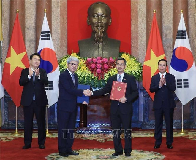 Vietnam y Corea del Sur intercambian 17 documentos de cooperación en diversos campos ảnh 1 Vietnam y Corea del Sur intercambian 17 documentos de cooperación en diversos campos ảnh 1