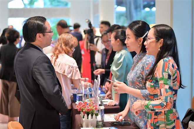  Promocionan industria sin humo de Vietnam en Tailandia ảnh 1