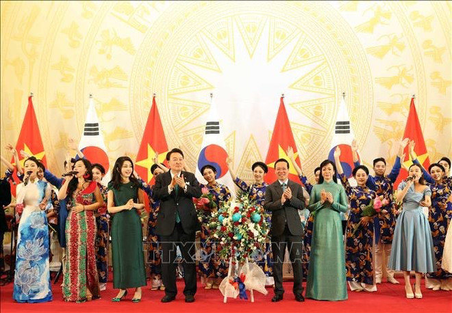 Presidente de Corea del Sur concluye con éxito su visita a Vietnam ảnh 5