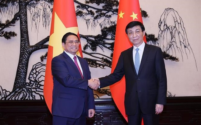 Premier vietnamita se reúne con titular del Comité Nacional de la Conferencia Consultiva Política del Pueblo Chino ảnh 1 Premier vietnamita se reúne con titular del Comité Nacional de la Conferencia Consultiva Política del Pueblo Chino ảnh 1