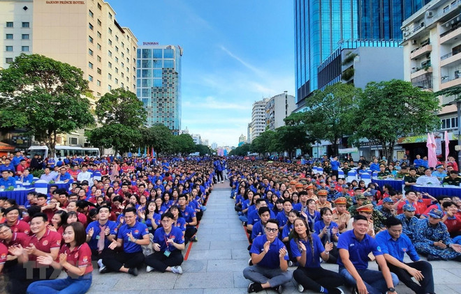 Jóvenes de Ciudad Ho Chi Minh se incorporan a actividades voluntarias ảnh 1