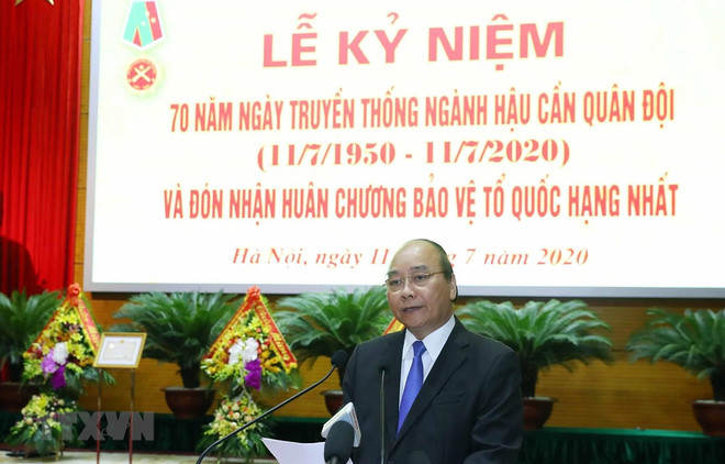 Premier de Vietnam asiste al aniversario del día tradicional del sector de logística militar ảnh 1 Premier de Vietnam asiste al aniversario del día tradicional del sector de logística militar ảnh 1