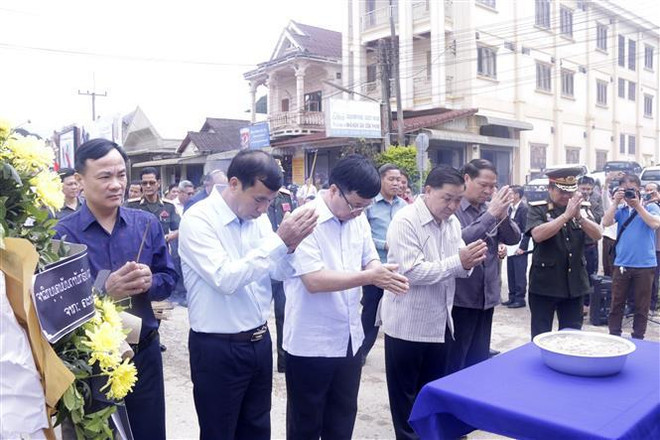 Repatrían restos de mártires vietnamitas caídos en Laos ảnh 2 Repatrían restos de mártires vietnamitas caídos en Laos ảnh 2