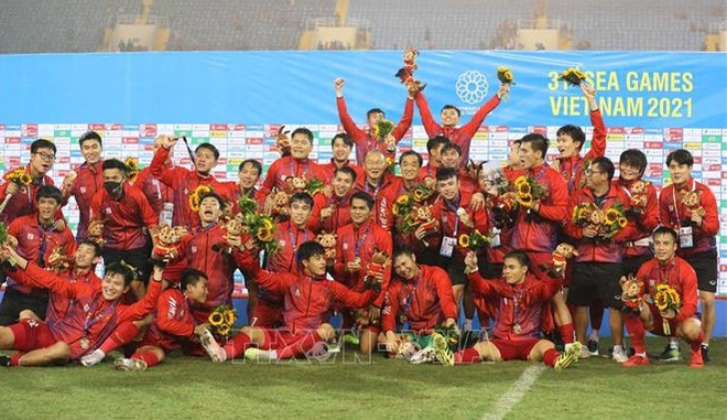 Medios internacionales resaltan victoria de la selección vietnamita de fútbol ảnh 1